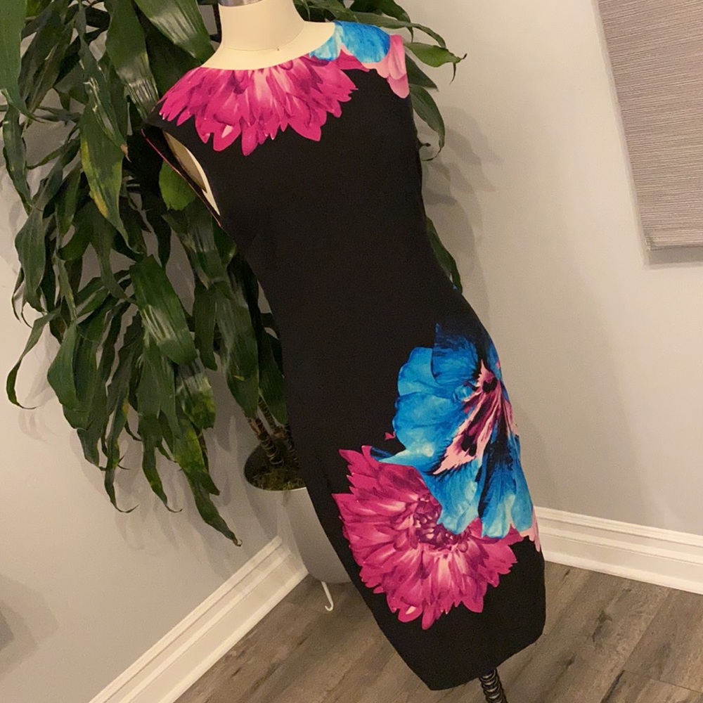 Dress - Picture 2 of 4